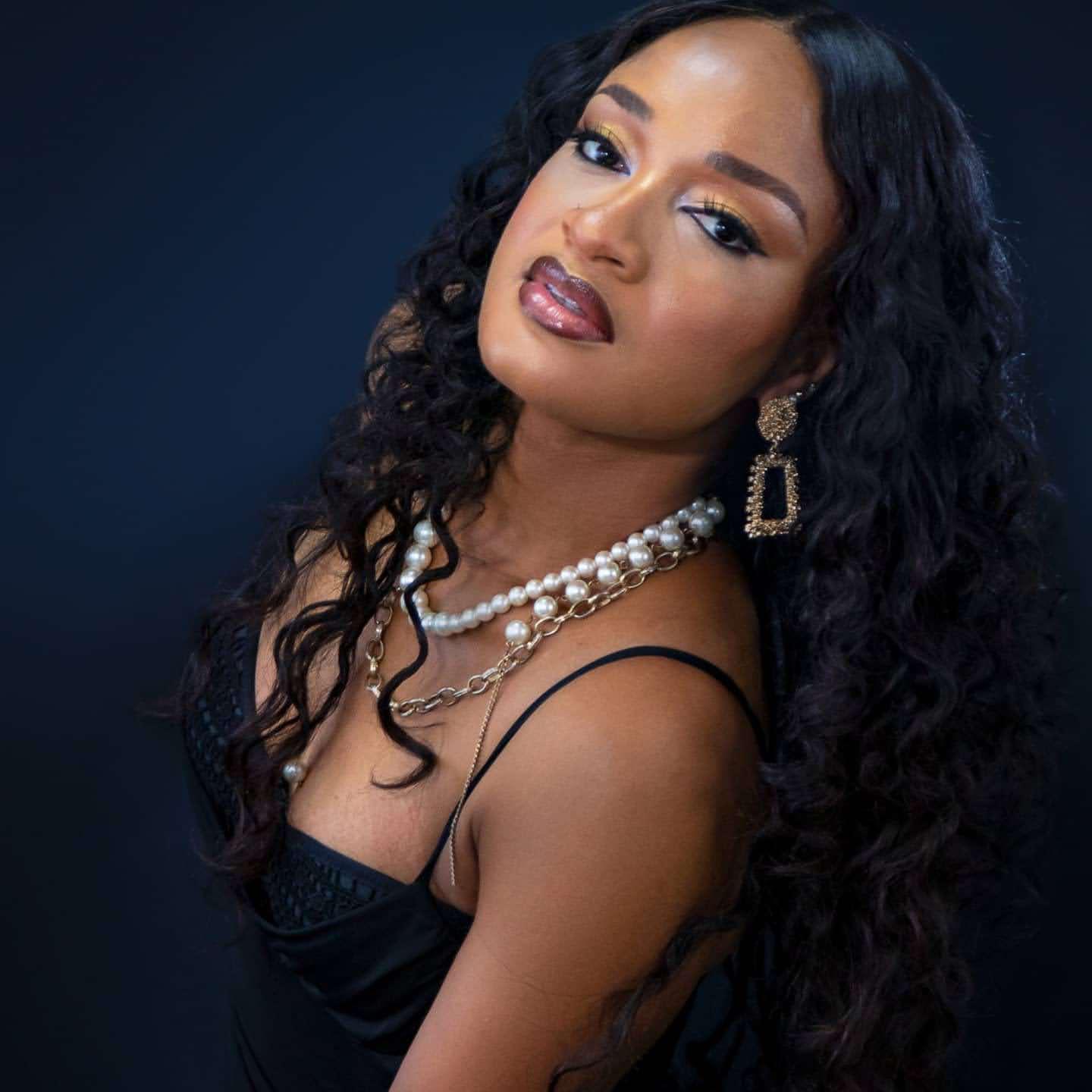 Tunde Girl gallery photo